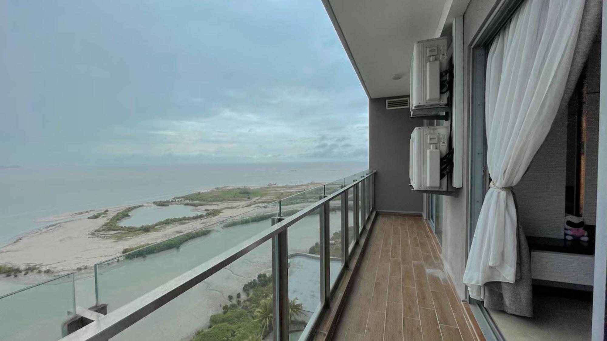 Silverscape Seaview Residence Melaka エクステリア 写真