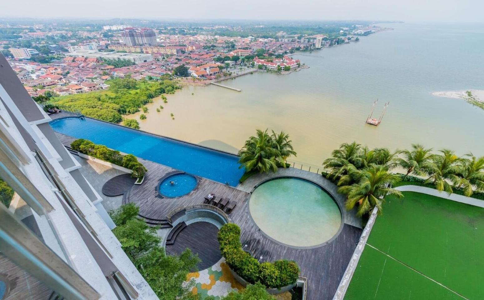 Silverscape Seaview Residence Melaka エクステリア 写真